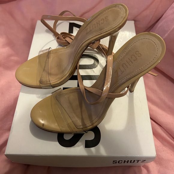 SCHUTZ Cloe Vinyl Sandal - Picture 4 of 7